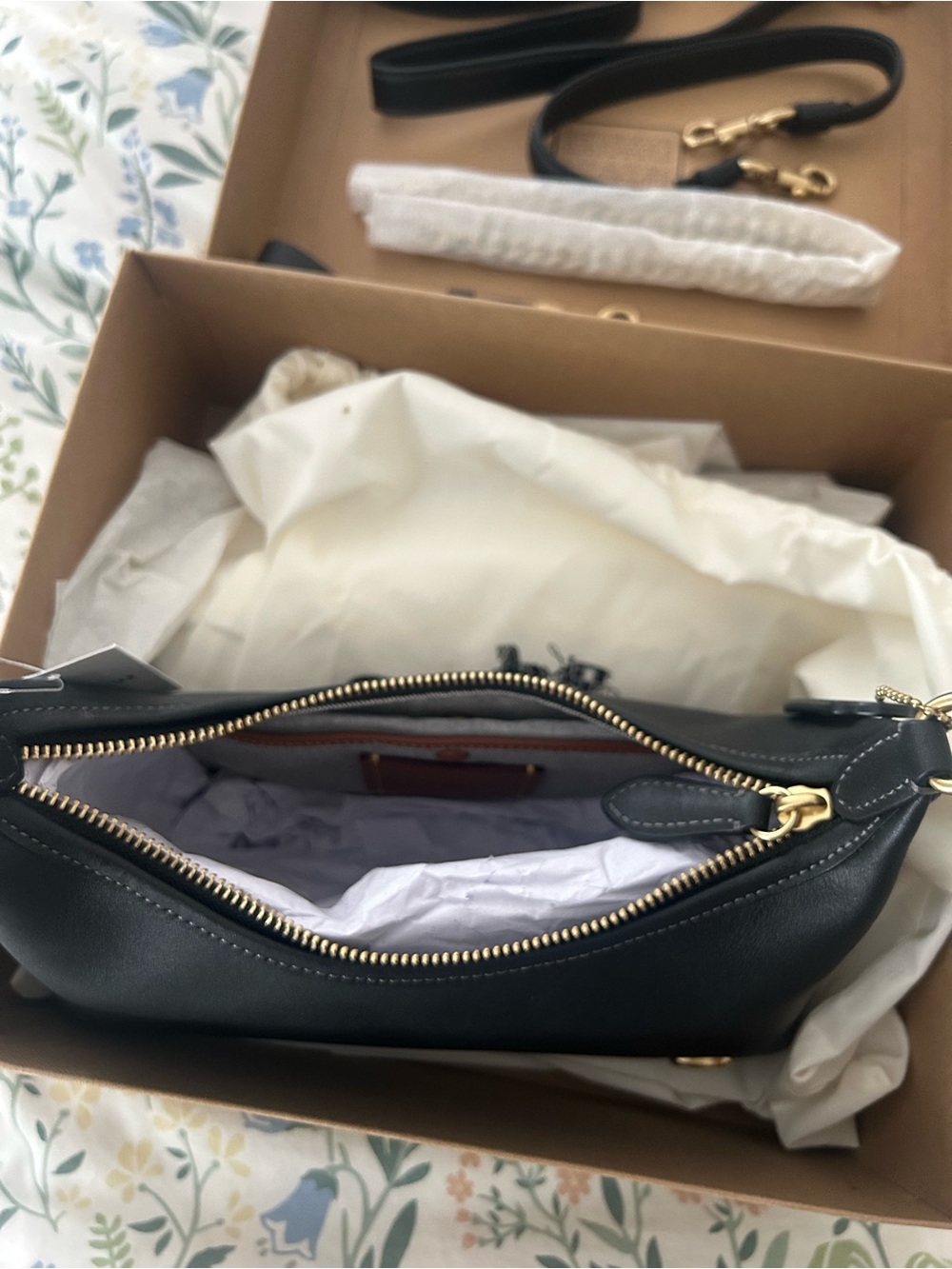Coach Juliet Shoulder Bag 25 in Black with Gold Hardware - Picture 7 of 8